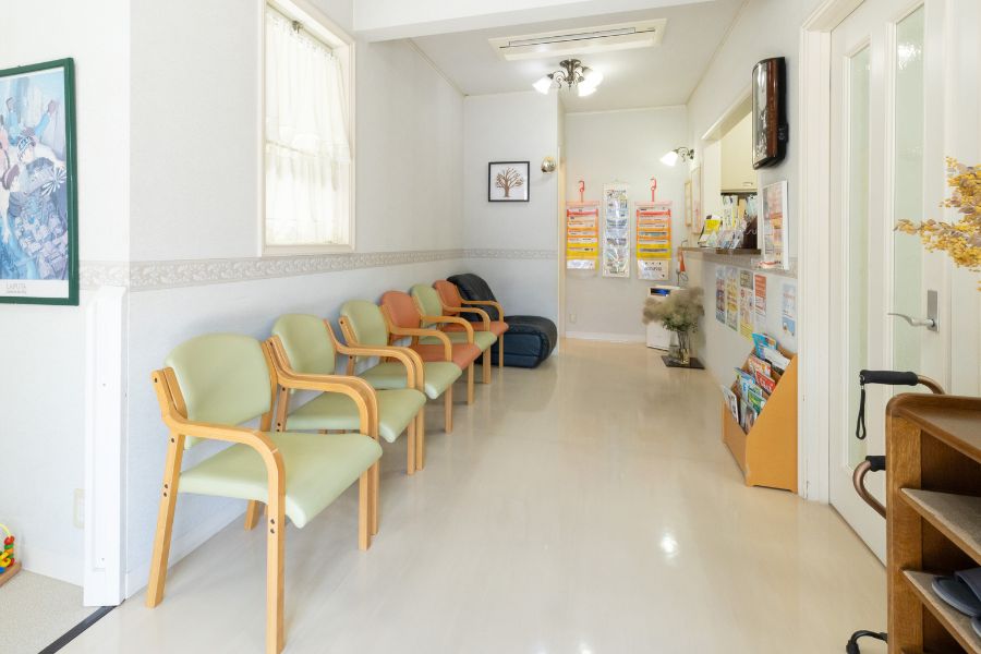呉市焼山此原町もりざね歯科医院の待合室の写真